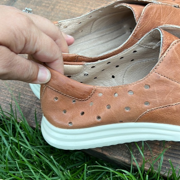 SOFFT BRAND LEATHER SLIP ON SHOES LIGHT BROWN/TAN SIZE 7.5 - Picture 11 of 17